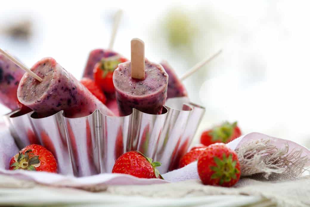 Hundeeis selber gemacht mit Beeren
